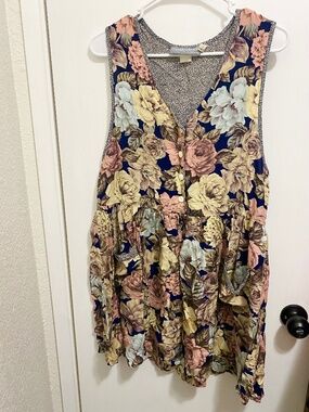 Carol Anderson  Floral Size M  Women’s  Midi  Sleeveless Dress with side pockets